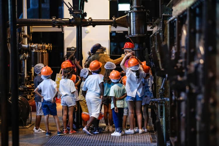 Cartaz de A Fábrica da Eletricidade para os mais pequenos em MAAT - Museu de Arte, Arquitetura e Tecnologia