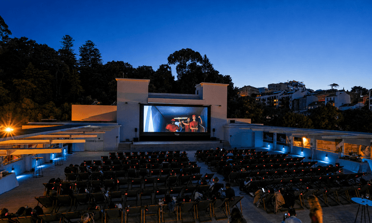 Cartaz de Cinecapitólio Rooftop em Capitólio