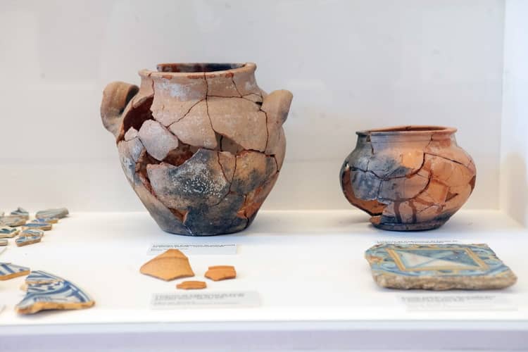 Cartaz de Exposição de Arqueologia: Do Paleolítico à Idade Contemporânea em Capela de S. Sebastião