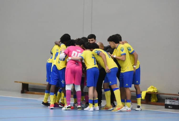 Cartaz de Campeonato de futsal – Juvenis em Complexo Desportivo de Alcabideche