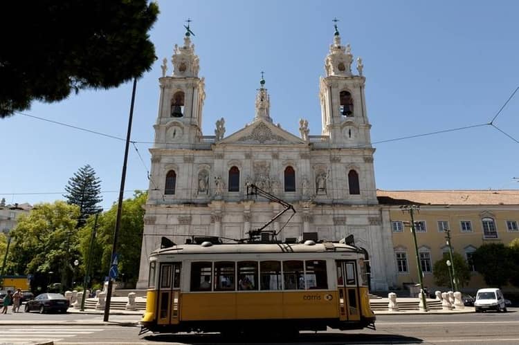 Cartaz de Itinerários de Lisboa em Divisão de Promoção e Comunicação Cultural