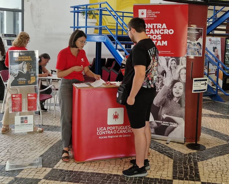 Cartaz de GerAção26 – mobilização para o voluntariado em Universidade de Leiria e Oeste (ULO)